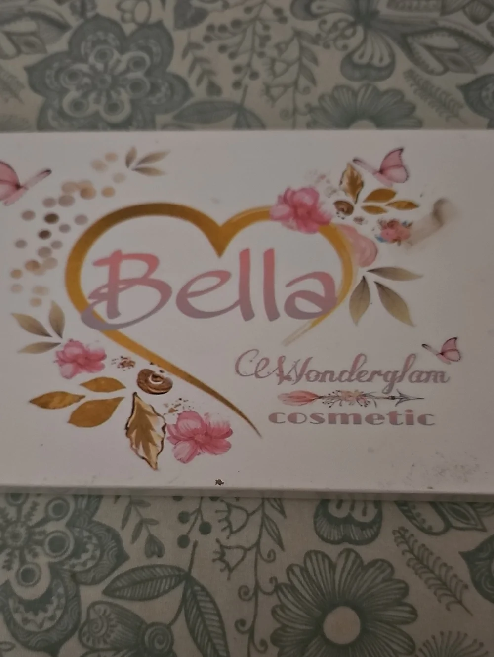 Abella Wonderglam Eyeshadow Palette — Pink & Gold Accents